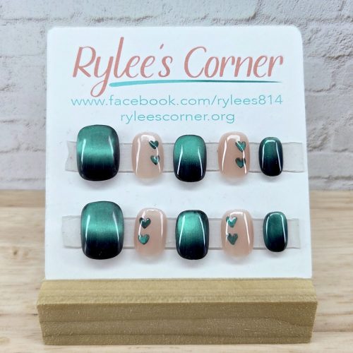 Emerald Hearts Press On Nails